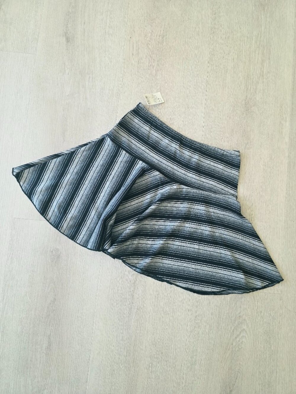 New WET SEAL skirt